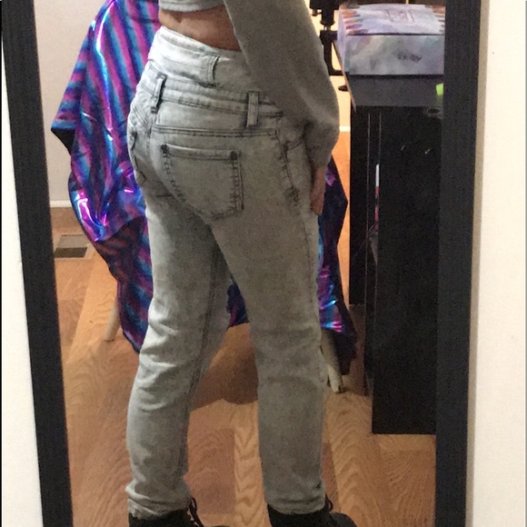 Acid wash high waist distressed Wax Jean - Picture 2 of 7